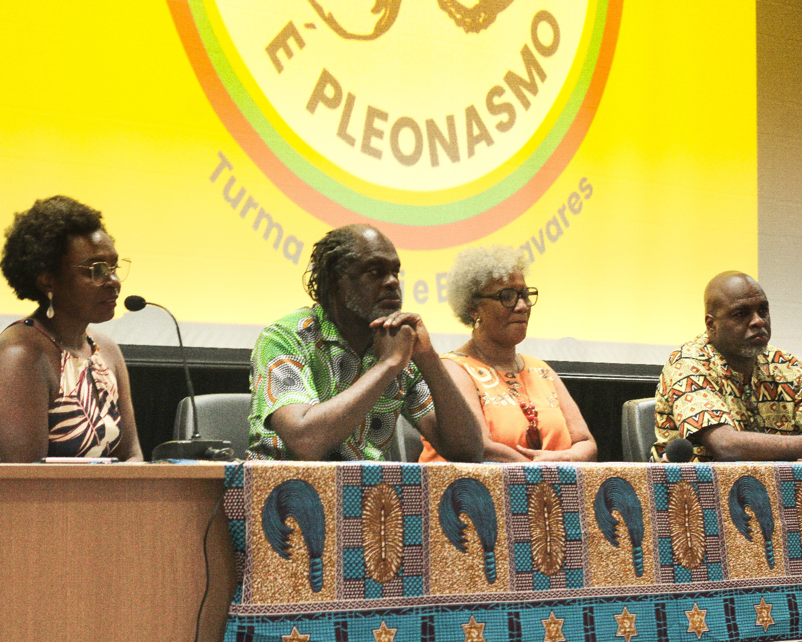 Diretora do DPAAE do IFBA, Norma Oliveira, o presidente de honra, Silvio Humberto; a diretora pedagógica, Jucy Silva e o diretor executivo Lazaro Cunha. 